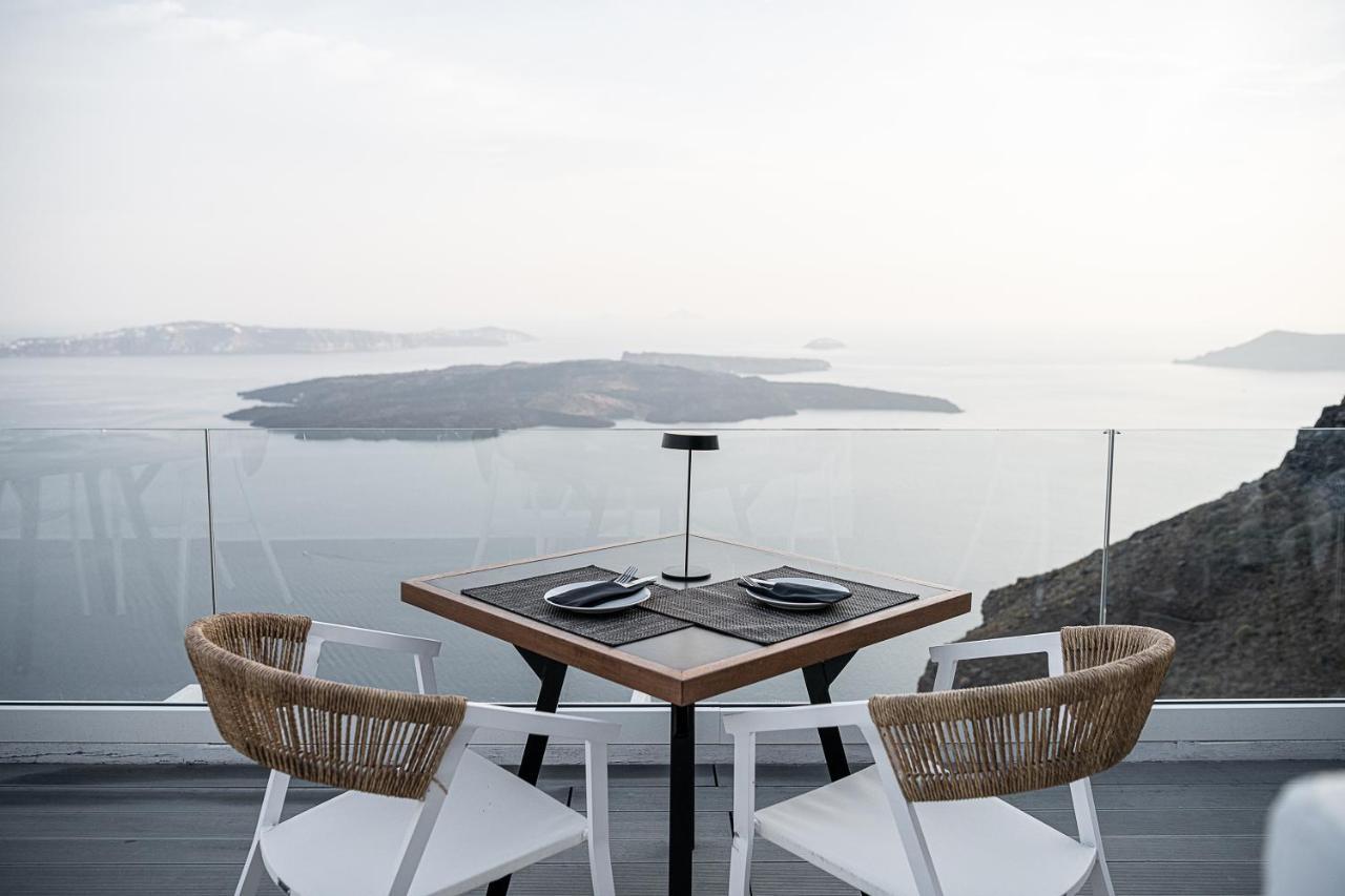 On The Rocks - Small Luxury Hotels Of The World (Adults Only) Imerovigli  Bagian luar foto