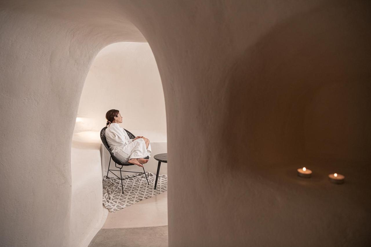 On The Rocks - Small Luxury Hotels Of The World (Adults Only) Imerovigli  Bagian luar foto