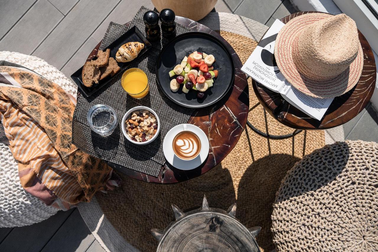On The Rocks - Small Luxury Hotels Of The World (Adults Only) Imerovigli  Bagian luar foto